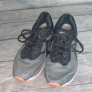 Oasis GT 2000 grey and pink sneakers size 8.5